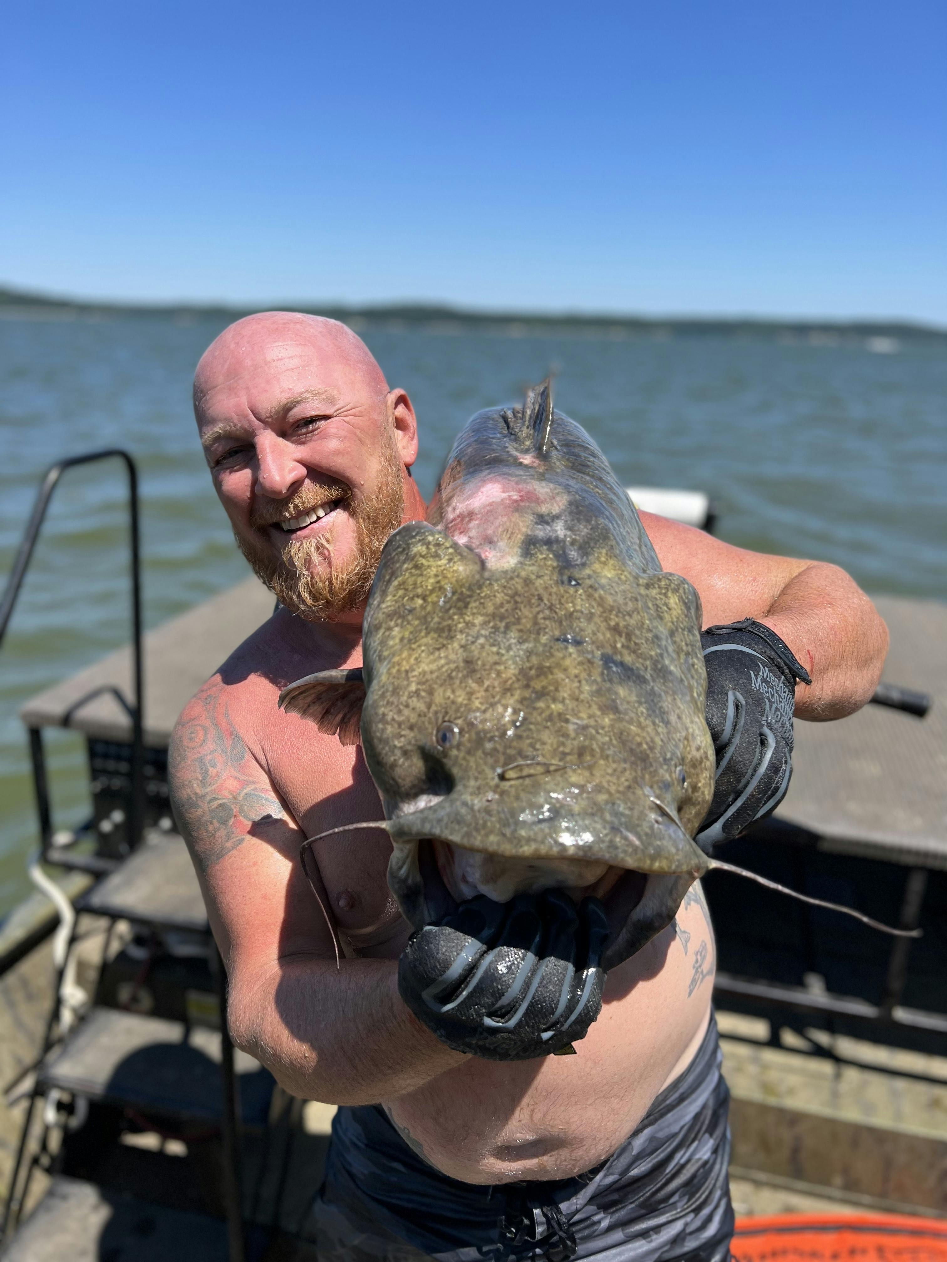 Noodling Guide on Kentucky Lake Loveless Outdoor Adventures
